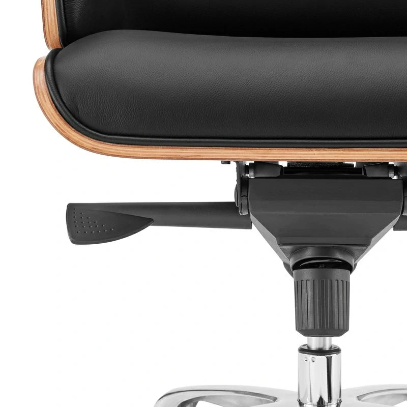 Eames Executive Office Chair black leather close up