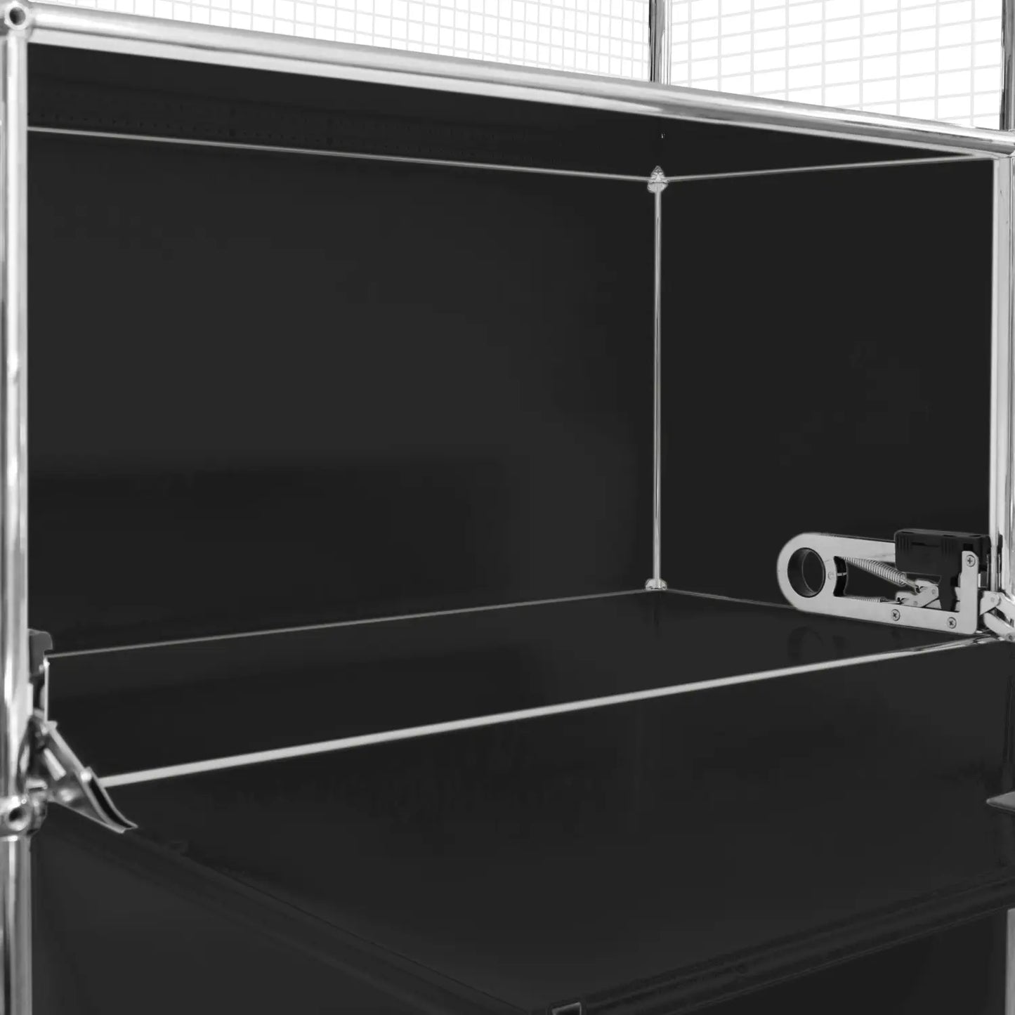 Réplique de la table de chevet USM Haller