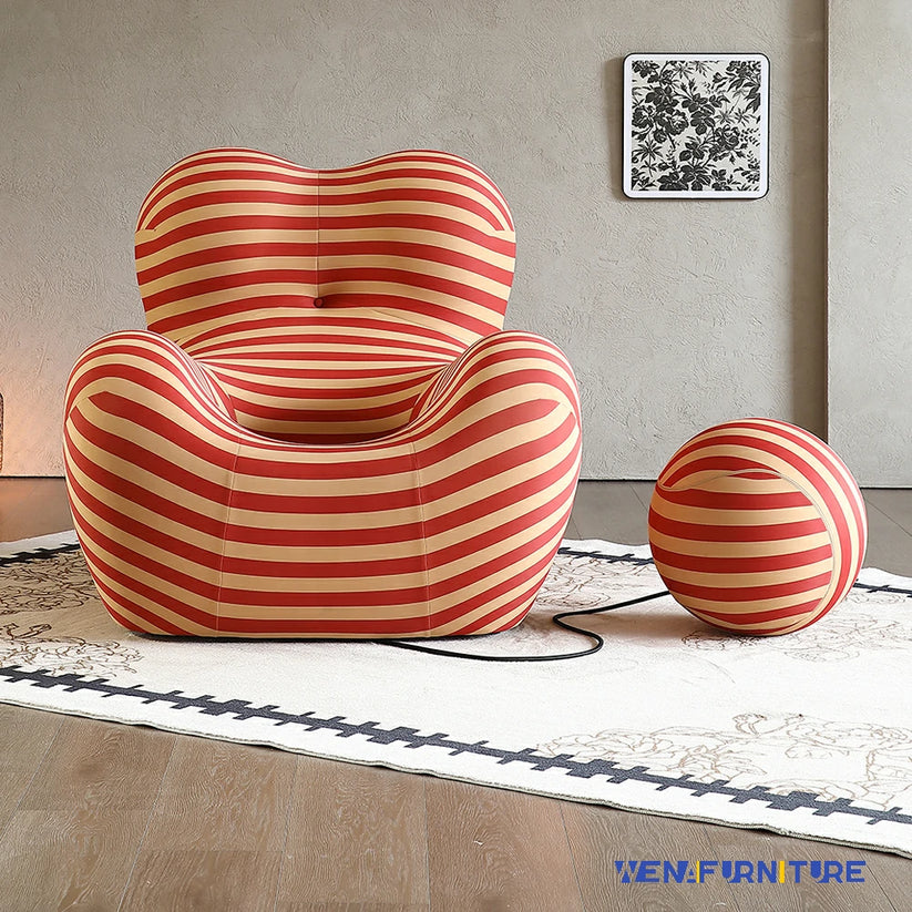 Highlight: Replica La Mamma Armchair & Ottoman