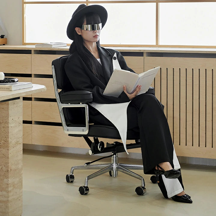 Eames Lobby executive office chair ES 104 black color 45° angle 