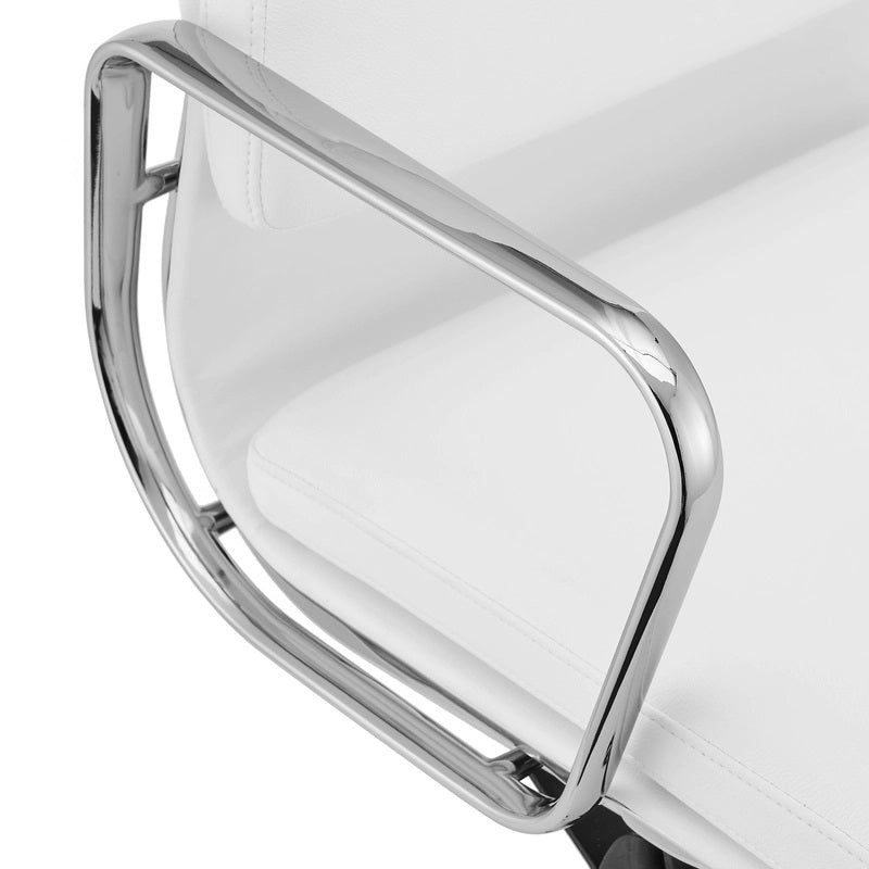 Eames Executive Office Chair EA219  
white leather  close up