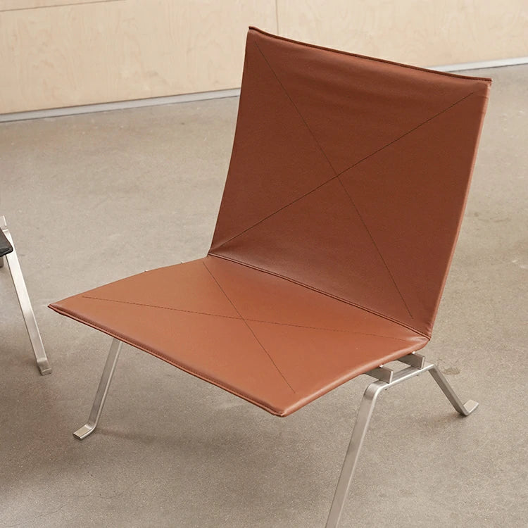 PK22 Lounge Chair  tan leather 45° angle