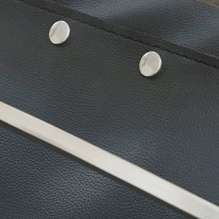 PK22 Lounge Chair black leather close up
