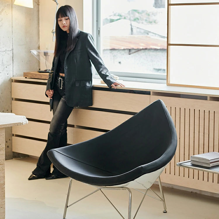 2. Réplica de sillón de cuero de coco estilo Nelson