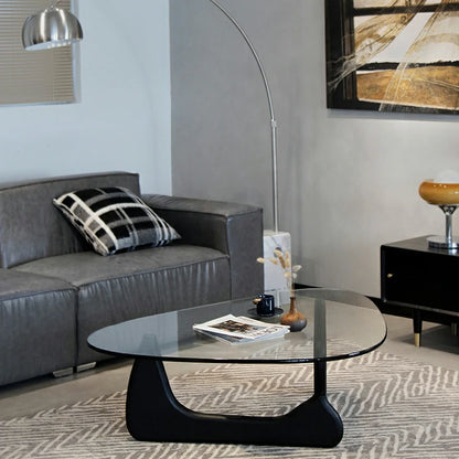 Replica lsamu Noguchi coffee Table black Base in scene